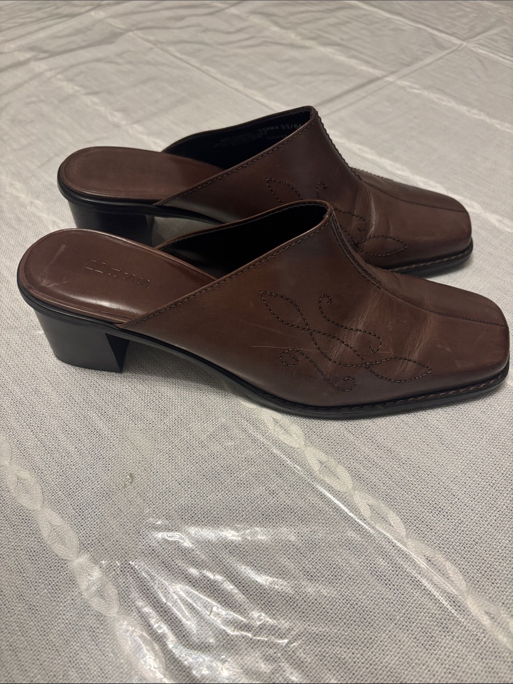 Bass Brown Leather Slip-On Mules